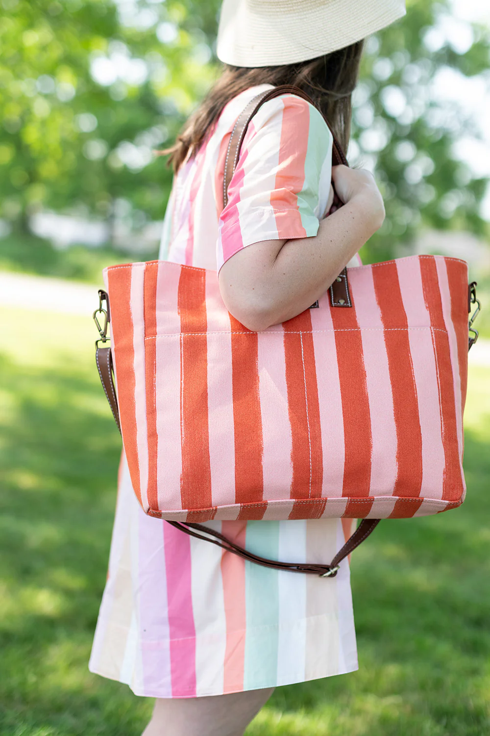 Essential Tote - Linea Red/Pink - Image 2